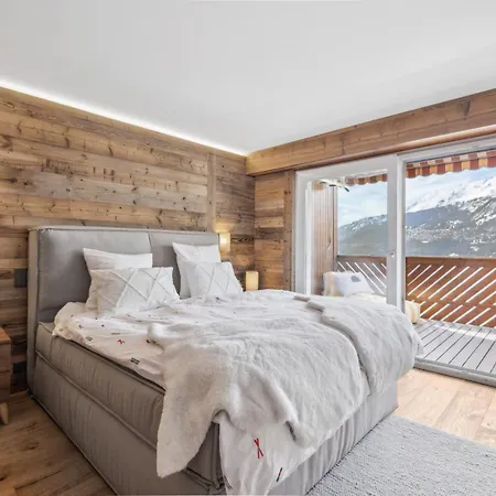 Exquisite Duplex With Views By Mrs Miggins شقة