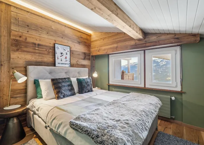 Exquisite Duplex With Views By Mrs Miggins