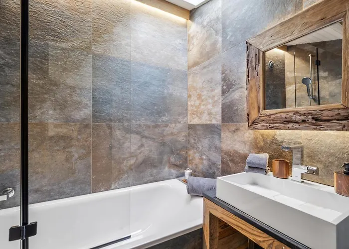 Exquisite Duplex With Views By Mrs Miggins דירה